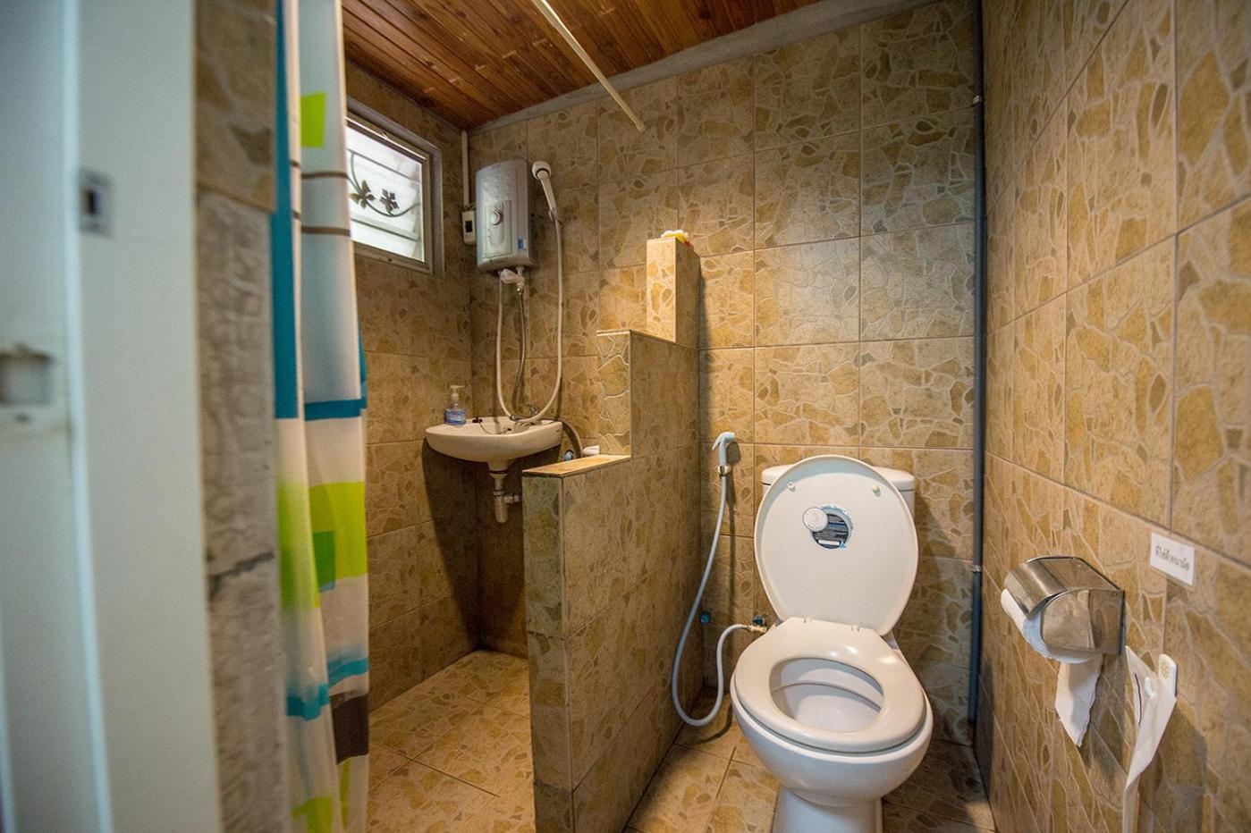 Poomvarin Resort Ban Wang Takhrai Quarto foto